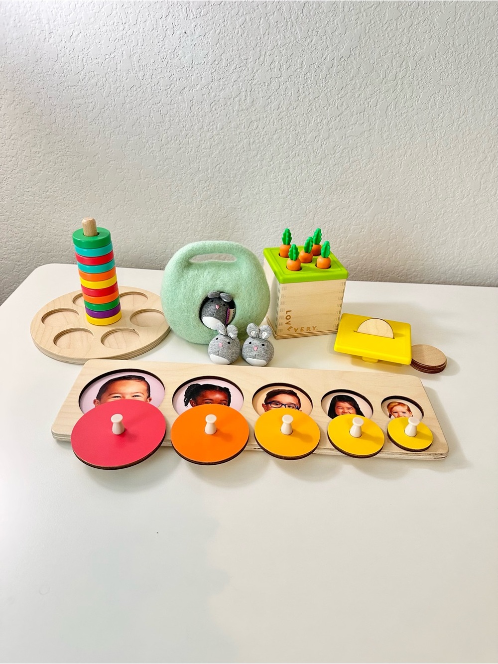 Lovevery The Babbler Play Kit Months 13, 14, 15